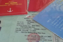 Triệt phá lò làm giả đủ các loại bằng theo đặt hàng