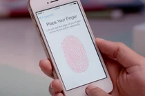 Điểm tin: iPhone 5C vừa ra mắt đã... "báo hại" Apple