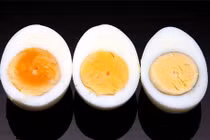 Luộc trứng mà mắc 4 sai lầm này, món ăn cũng mất sạch chất