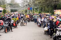 Hàng chục nghìn người về miền Tây: Các tỉnh đổi kế hoạch cách ly