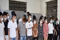 17 thanh niên phê ma túy trong quán karaoke