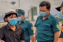 Kiểm điểm phó chủ tịch phường giam xe người đi mua bánh mì