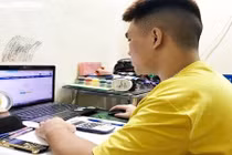 Những trường nào kéo dài thời gian nghỉ, chuyển sang dạy học trực tuyến?