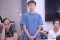 Hồ Văn Cường cùng bố mẹ đẻ quay clip bảo vệ Phi Nhung