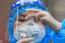 Bộ Y tế cho phép tiêm trộn vắc xin Moderna và Pfizer nếu khan hiếm