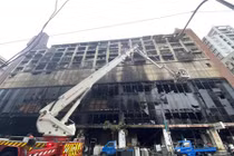 Quên tắt hương muỗi làm cháy chung cư, 46 người thiệt mạng