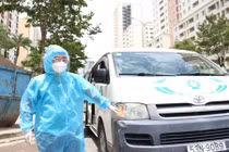Cuộc chiến cân não sau vô lăng của tài xế vận chuyển bệnh nhận COVID-19