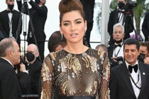 Sao nữ hay hở bạo lộ vùng nhạy cảm trên thảm đỏ Cannes 2021