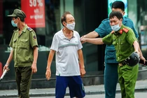 Đi tập thể dục rồi bỏ chạy khi gặp lực lượng chức năng