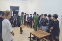 Đắk Lắk: Hàng chục thanh niên, học sinh vác bom xăng hỗn chiến giữa đêm