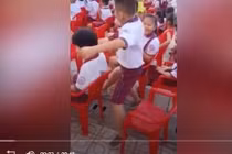 Video: Màn nhảy múa cực 'phê' của nam sinh phía dưới sân khấu