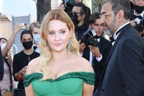 Cannes 2021 ngày 3: Sao nhí một thời khoe vòng một khủng 