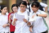 Hà Nội yêu cầu học sinh lớp 9, 12 không rời thành phố đến khi thi xong