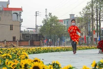 Mùng 1 Tết: Cảnh dễ thương trong khu cách ly TP Chí Linh 