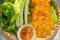 Bánh tép khoai lang thơm nức, giòn rụm, cuốn cuốn chấm chấm ăn ngon mê