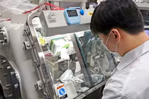 Mỹ khoe công nghệ pin xe điện mới, sạc 1 lần chạy cả nghìn km