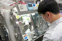 Mỹ khoe công nghệ pin xe điện mới, sạc 1 lần chạy cả nghìn km