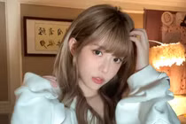 Cựu nữ caster của LPL bất ngờ lộ ảnh căn cước, làng game “dậy sóng” 