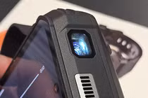 2 mẫu điện thoại Android “dị” nhất 2025, màn hình tháo rời