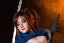 Nữ streamer đời đầu khoe body bỏng mắt, đàn em "xách dép" chạy theo 