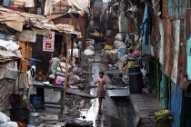 Cuộc sống kham khổ ở khu ổ chuột Ấn Độ