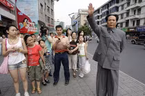 Sửng sốt người phụ nữ có khuôn mặt giống Mao Trạch Đông