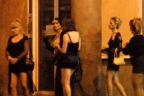 Khách mua dâm có thể bị phạt 80 triệu đồng