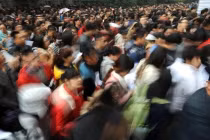 Hàng ngàn thí sinh chen lấn thi tuyển công chức