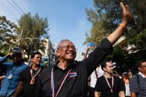 Thái Lan ra lệnh bắt giữ lãnh đạo biểu tình