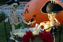 Đầu lâu, xương người la liệt trong nhà ngoài sân