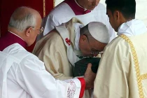 Vatican lần đầu trưng bày di cốt Thánh Peter