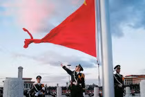 Xem lực lượng tiêu binh thực hiện nghi lễ thượng cờ