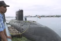 Tàu ngầm Kilo Ấn Độ lại gặp nạn, 2 người mất tích