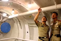 Thăm quan Học viện tàu ngầm Hải quân Trung Quốc