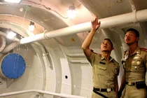 Thăm quan Học viện tàu ngầm Hải quân Trung Quốc