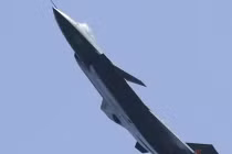 Nhà thiết kế thế giới chê bai J-20 Trung Quốc