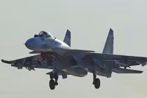 Tiêm kích hạm Su-33 Nga “áp sát” Ukraine