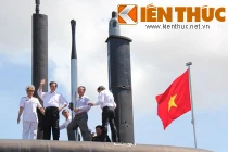 Ấn tượng lễ thượng cờ quốc gia cho 2 tàu ngầm Kilo