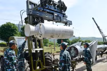 Cận cảnh quá trình lắp ráp tên lửa phòng không SA-2 Việt Nam