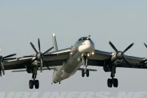 Phi vụ “động trời”, Tu-95 Nga suýt hạ cánh…xuống TSB Mỹ