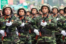 Quân đội Việt Nam diễu binh kỷ niệm chiến thắng ĐBP