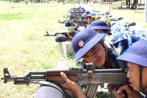 Báo thế giới quan tâm tới việc Việt Nam thay súng AK