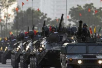 Quân đội Hoàng gia Thái Lan duyệt binh hoành tráng