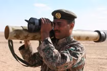 Uy lực “hỏa thần” trên vai người lính RPG-32 Nga 