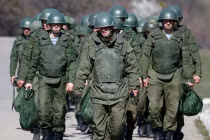 Lính Nga bắt đầu tiếp quản căn cứ QS Ukraine ở Crimea