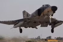 Chiến đấu cơ Iran phô diễn sức mạnh trên không