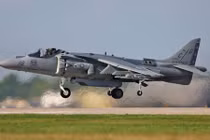 Máy bay chiến đấu AV-8B Mỹ bốc cháy ở Nhật