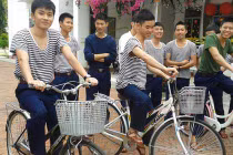 Bộ đội Hải quân Việt Nam chơi Tết thế nào? 