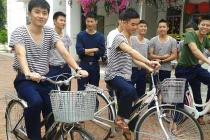 Bộ đội Hải quân Việt Nam chơi Tết thế nào? 