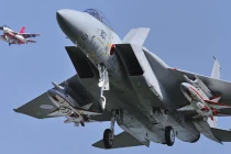 Nhật Bản bố trí lại tiêm kích F-15, F-2 đối phó TQ